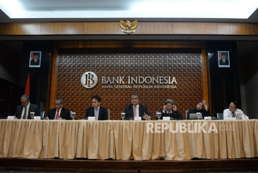Bank Indonesia (BI): Gubernur Bank Indonesia (BI) Perry Warjiyo menyampaikan pemaparan hasil Rapat Dewan Gubernur (RDG) Bank Indonesia di Bank Indonesia, Jakarta, Kamis (21/2).