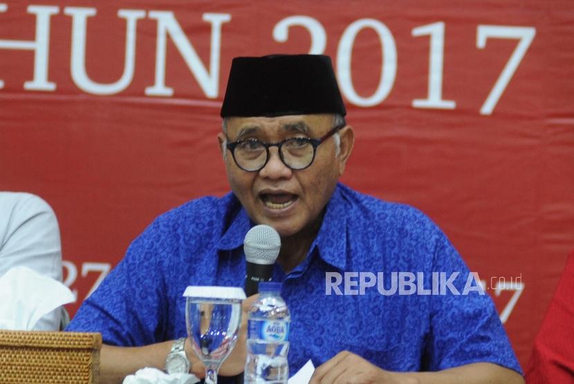 Ketua KPK Agus Rahardjo  menyampaikan paparan capaian kinerja KPK pada 2017 di Gedung KPK Jakarta, Rabu (27/12).