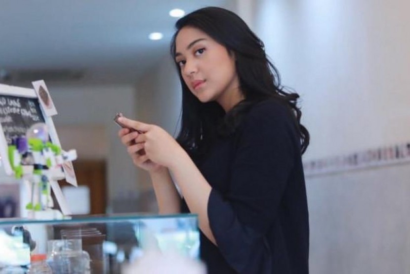 Putri Tanjung: CEO Mindset Penting untuk Milenial. (FOTO: Instagram/putri_tanjung)