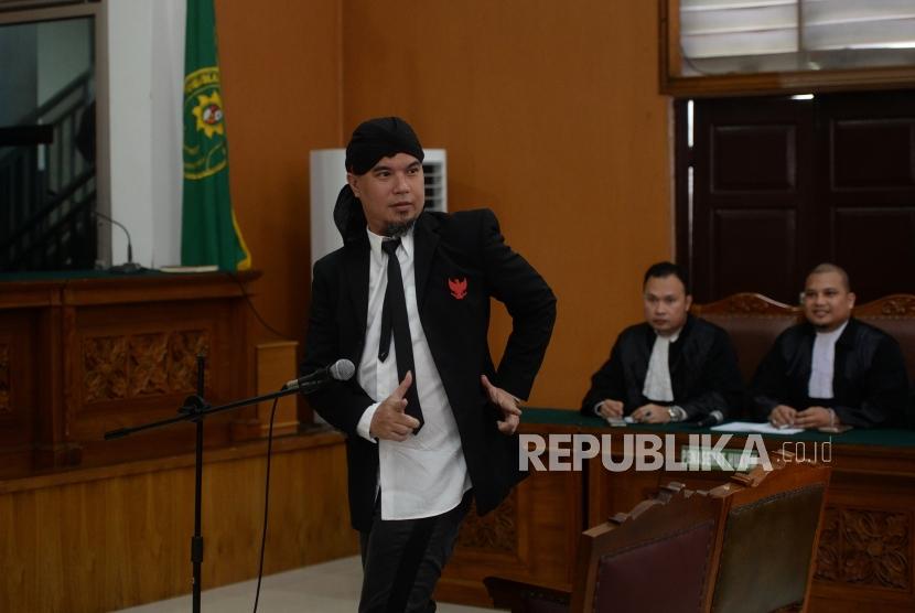 Vonis 1,6 Tahun Ahmad Dhani. Musisi Ahmad Dhani mengikuti sidang putusan kasus ujaran kebencian di Pengadilan Negeri Jakarta Selatan, Senin (28/1/2019).