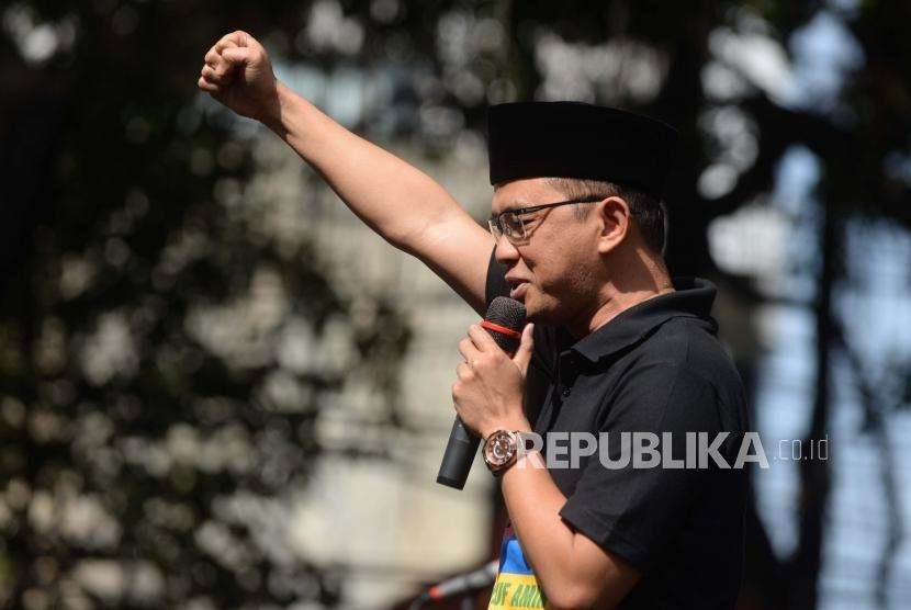 Direktur Relawan Tim Kampanye Nasional Jokowi-Ma'ruf, Maman Imanulhaq,  memberikan  sambutan saat deklarasi Barabaja memberikan   dukungan terhadap bakal calon presiden Joko Widodo dan Maaruf Amin di Rumah Aspirasi, Jakarta, Ahad (16/9).
