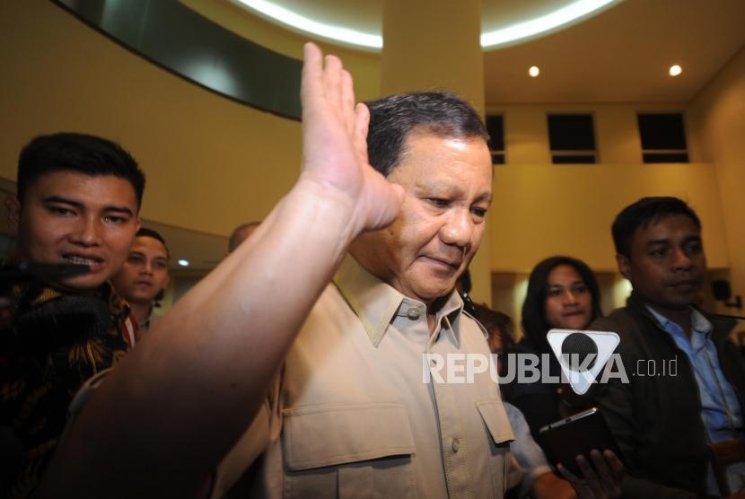Ketua Umum Partai Gerindra Prabowo Subianto mendatangi kantor DPP PKS untuk melakukan pertemuan dengan Partai PAN dan PKS, Jakarta, Ahad (24/12).