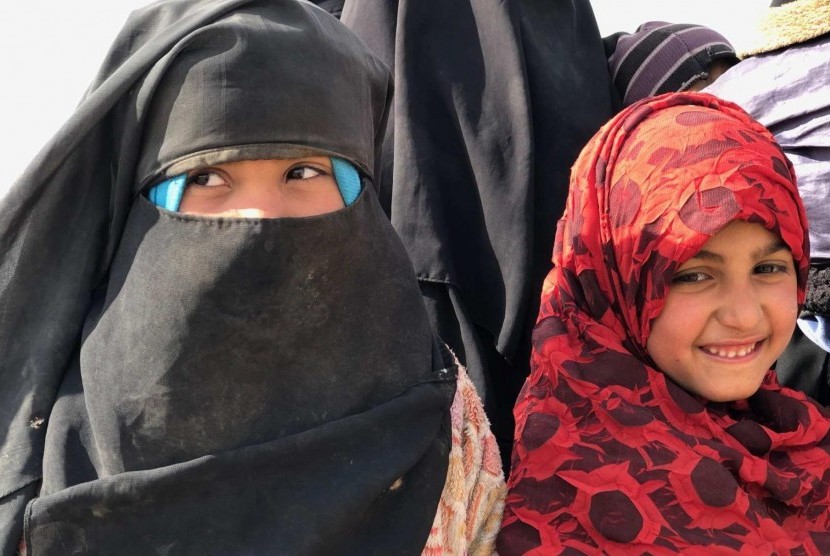 Militan ISIS yang didominasi perempuan dan anak menyerahkan diri