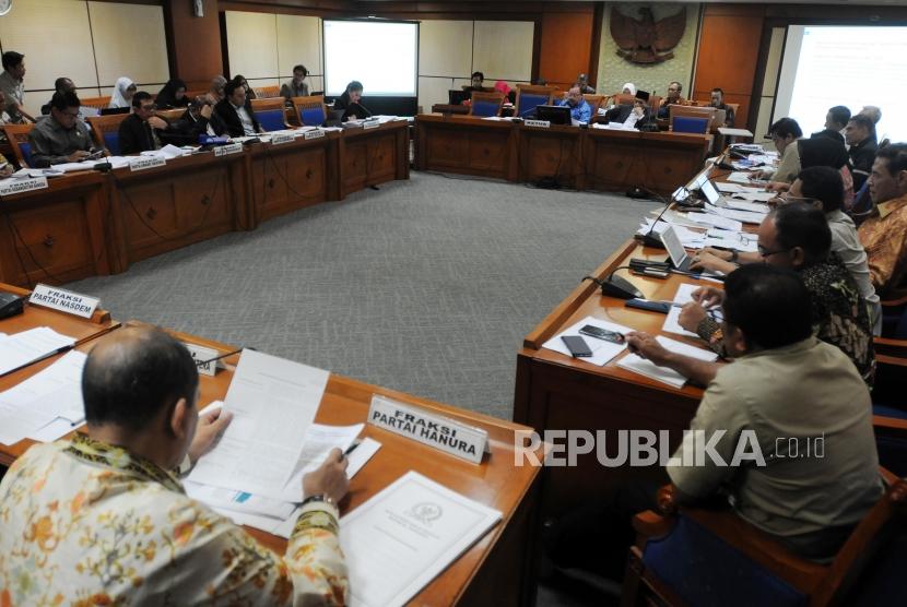 Suasana Rapat Pansus RUU Terorisme di Jakarta, Rabu (23/5).