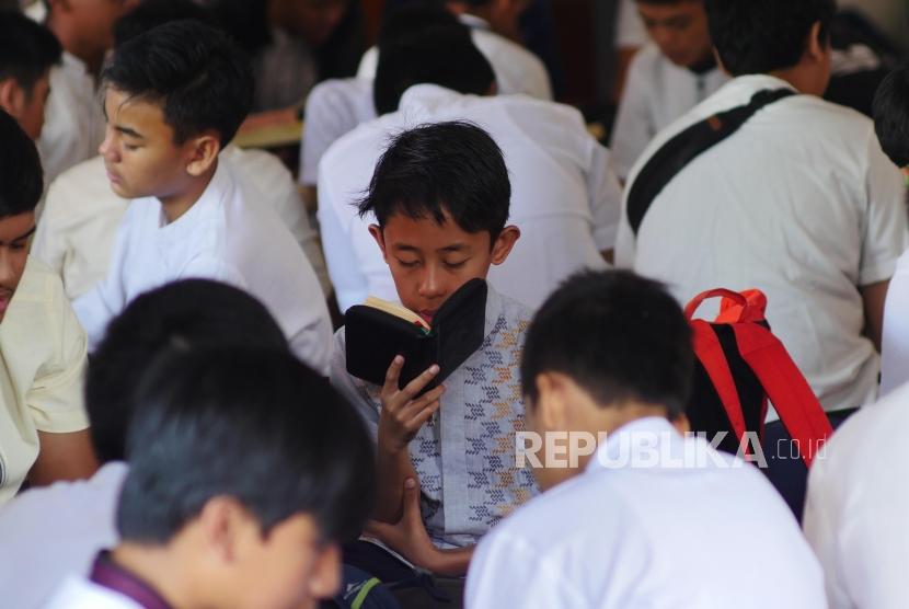 Pelajar SMP (Ilustrasi). Polisi telah mengantongi dua alat bukti kasus dugaan perundungan siswa SMP 16 Malang.