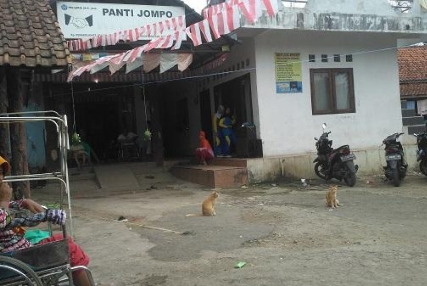 Penghuni Panti Jompo Turut Bahagia Sambut HUT RI