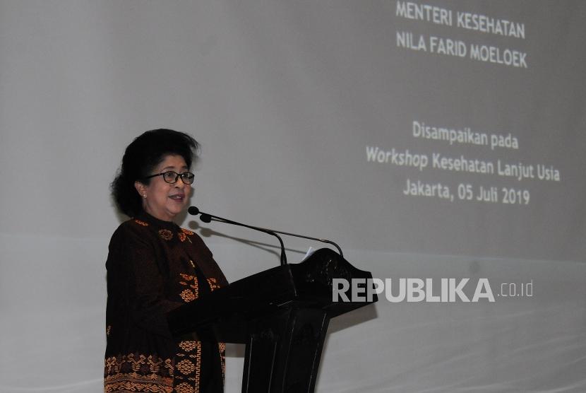 Workshop Kesehatan Lansia. Menteri Kesehatan Nila Farid Moeloek memberi sambutan pada acara workshop kesehatan untuk lansia di Balai Kota, Jakarta Pusat, Jum'at (5/7).