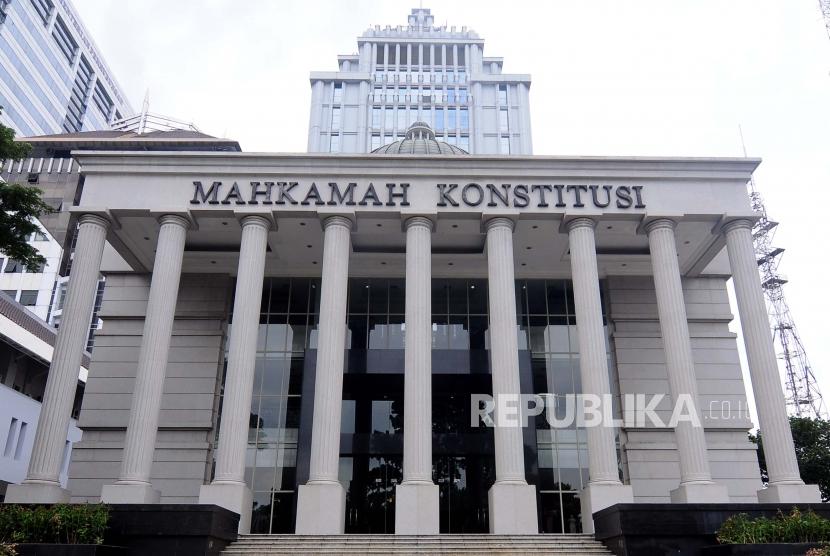 Suasana Gedung Mahkamah Konstitusi di Jalan Medan Merdeka Barat, Gambir, Jakarta, Senin (15/1).
