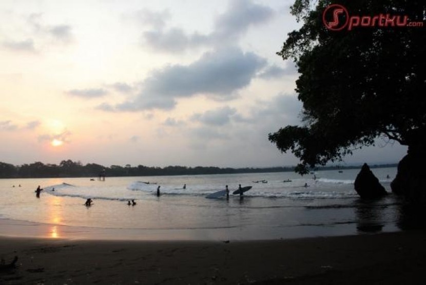 Pantai Batu Karas Menjanjikan Keindahan Republika Online