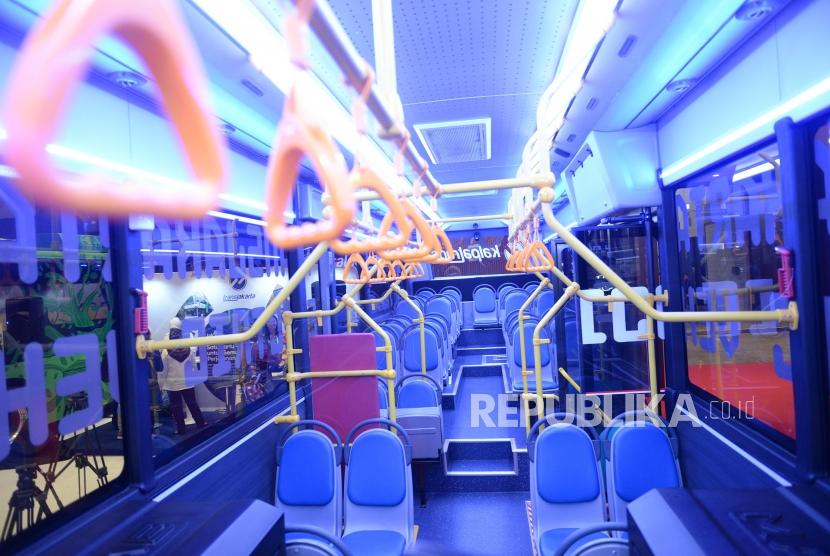 Armada Transjakarta Electric Vehicle. Bus baru ramah lingkungan Transjakarta Electric Vehicle ditampilkan saat Busworld South East Asia di Ji Expo, Kamis (21/3/2019).