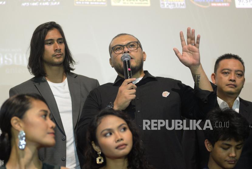 Sutradara film Gundala Joko Anwar bersama para pemain film Gundala memberikan keterangan usai Press Screening di Epicentrum, Kuningan, Jakarta, Rabu (28/8).