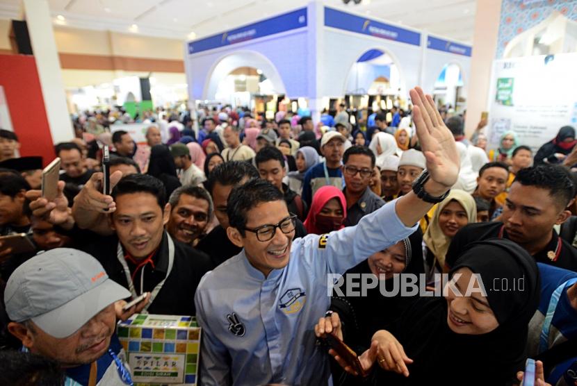 Sandiaga Uno Kunjungi IBF 2019. Calon Wakil Presiden Nomor Urut 02 Sandiaga Uno saat mengunjungi Islamic Book Fair 2019 di Jakarta Convention Center, Jakarta, Ahad (3/3).