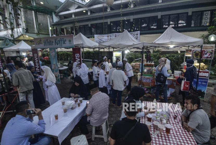 Bazar Ramadhan di Masjid Sunda Kelapa (ilustrasi). Terdapat sejumlah ketentuan berdagang di area masjid 
