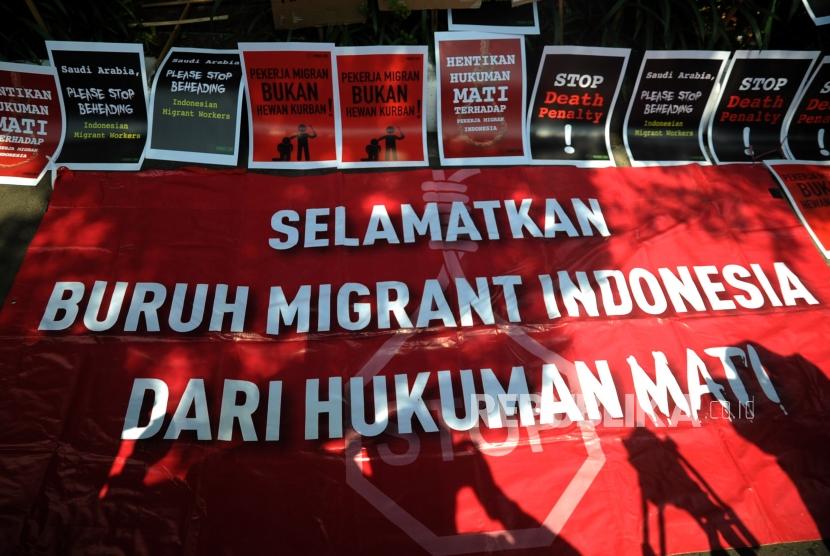 Pemerintah tempuh berbagai upaya selamatkan WNI dari hukuman mati. Poster bertuliskan penolakan dan selamatkan buruh migran Indonesia dari hukuman mati. (Ilustrasi)