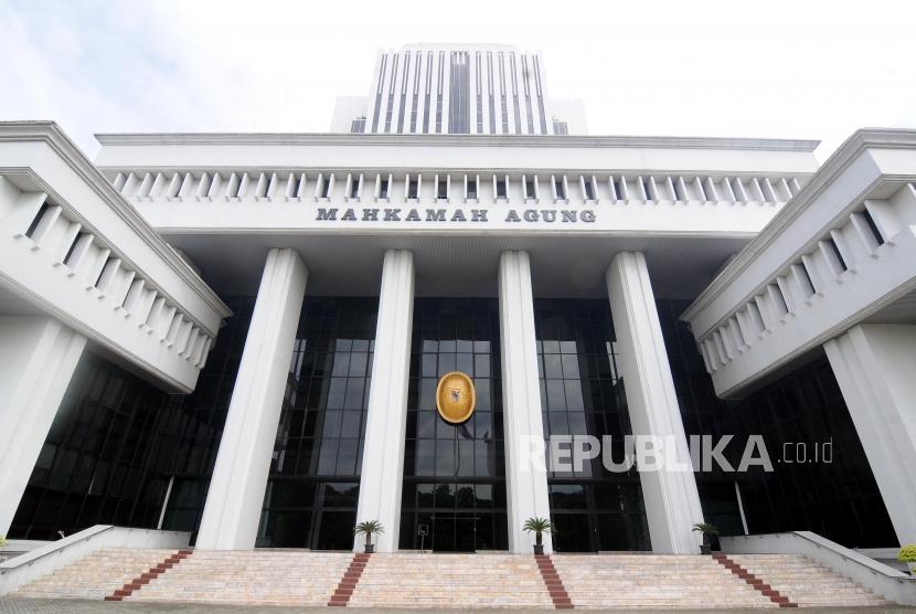 Suasana Gedung Mahkamah Agung di Jalan Medan Merdeka Utara, Gambir, Jakarta Pusat.
