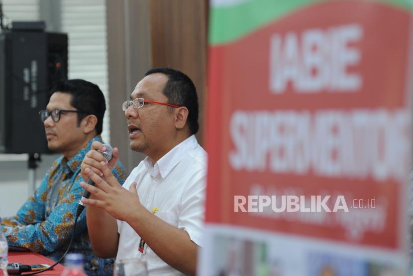 Ketua UMUM IABIE  Bima Sasongko (kanan) membuka acara supermentor di SMKN 1 Jakarta, beberapa waktu lalu.