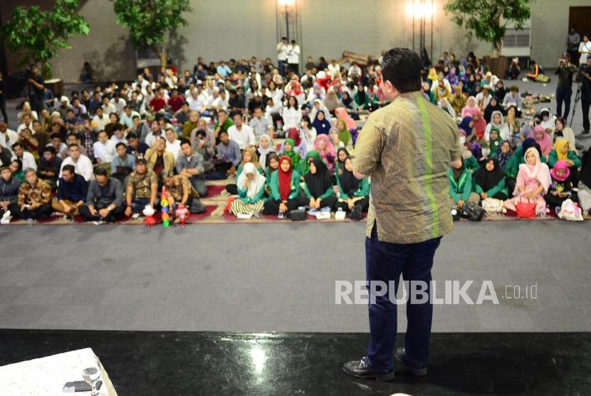RABU HIJRAH. Tokoh muda nasional,Erick Thohir menjadi pembicara pada acara Rabu HIjrah di Jakarta, Rabu (13/2).