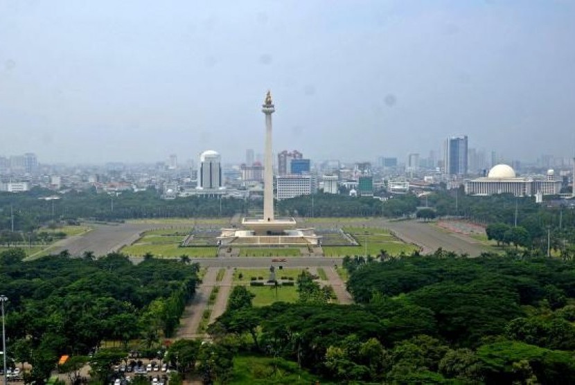 Suasana kawasan Monas terlihat dari salah satu gedung di Jakarta, Kamis (2/11).