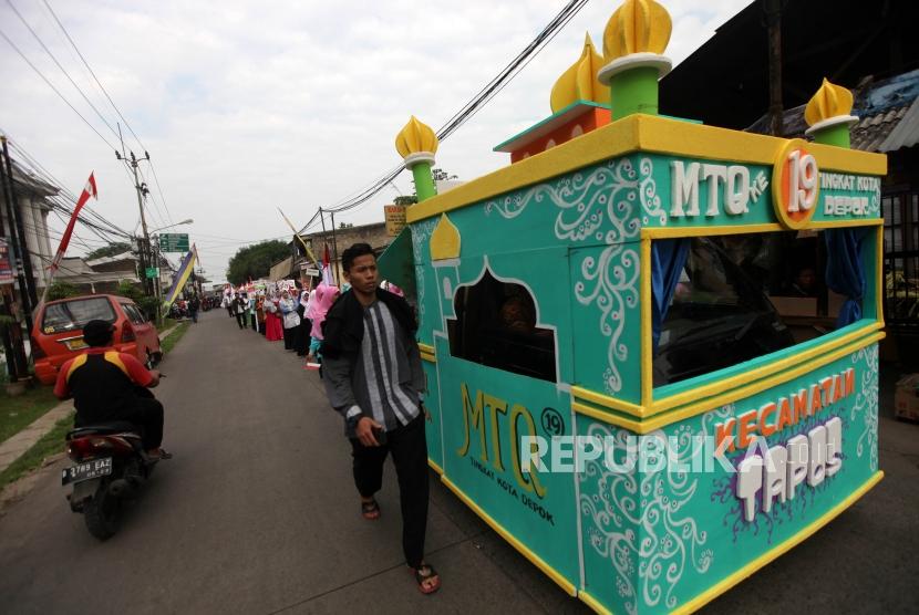 Kafilah Kota Tangerang Raih Medali Emas di MTQ Banten. Peserta Kafilah mengikuti Pawai taaruf Musabaqah Tilawatil Quran (MTQ). Ilustrasi