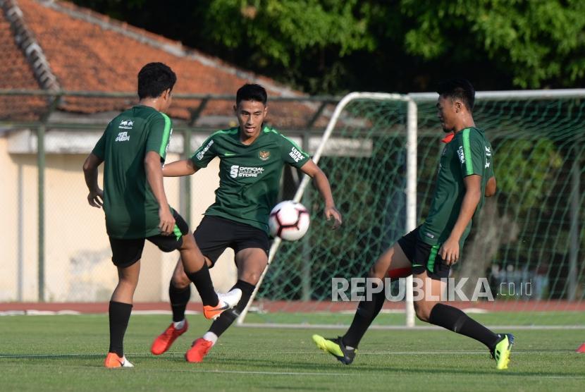 Pemusatan Latihan Timnas U-23. Pemain Timnas U-23 mengikuti latihan di Stadion UNY, Yogyakarta, Rabu (29/5/2019).