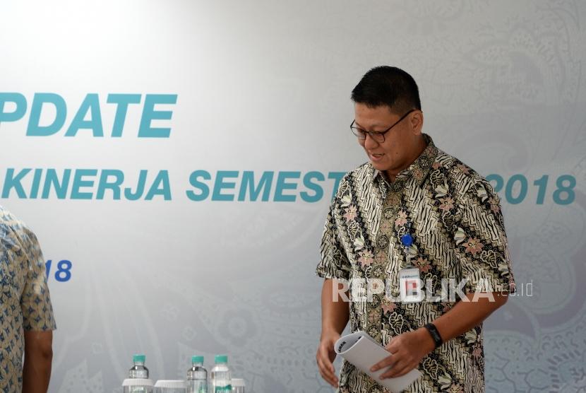 Kenaikan Laba Semester Pertama. Direktur Utama BCA Syariah John Kosasih bersiap  memberikan paparan kinerja BCA Syariah Semester pertama di Jakarta, Selasa (31/7).