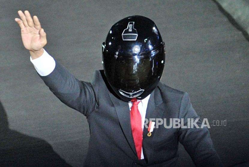 Indonesian President Joko Widodo enters Gelora Bung Karno Main Stadium, Senayan, Jakarta, Saturday (Aug 18).