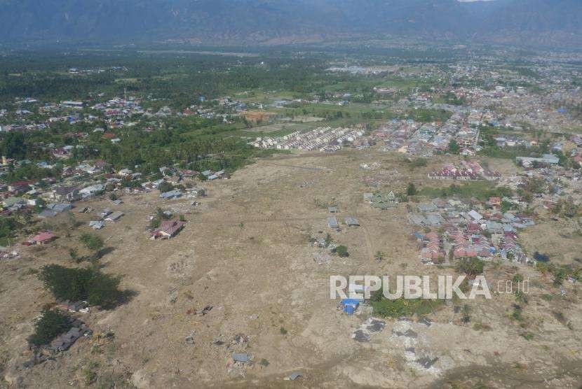 Foto udara pada Senin (8/10) memperlihatkan wilayah Petobo, Palu, Sulawesi Tengah yang mengalami likuivaksi (tanah bergerak) saat terjadinya gempa bumi dan tsunami pada 28 Oktober lalu.