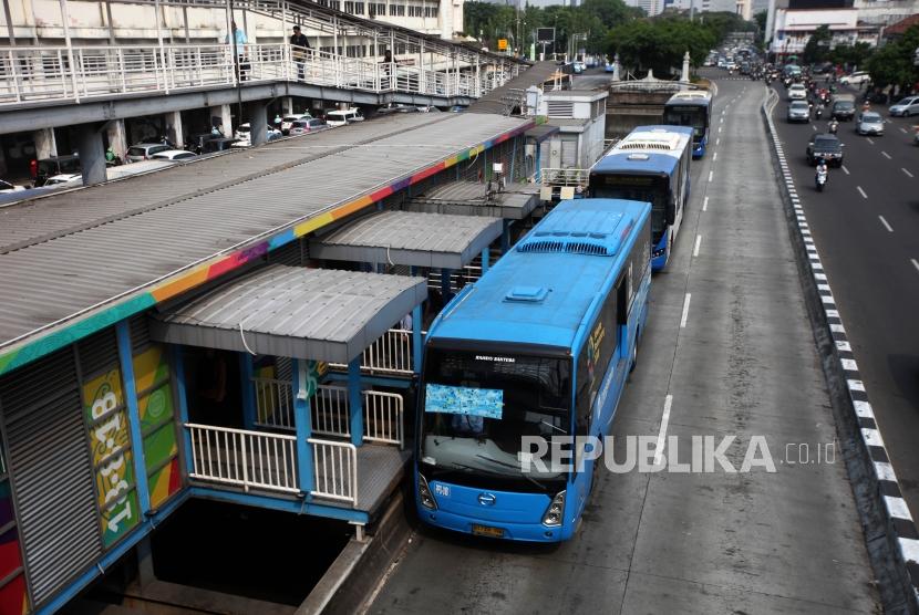 Antrean bus Transjakarta 