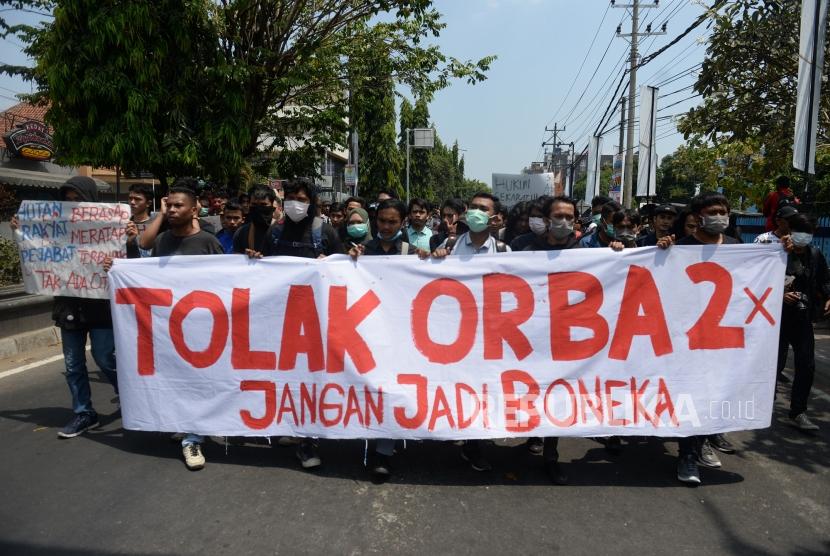 Aksi Mahasiswa Gejayan Memanggil. Mahasiswa dari berbagai kampus turun menggelar aksi unjuk rasa di Jalan Gejayan, Yogyakarta, Senin (23/9/2019).