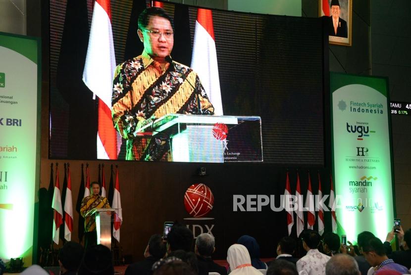 Menkominfo Rudiantara memberikan pengarahan dalam seminar Teknologi dan Inovasi untuk Masa Depan Keuangan Islam di Bursa Efek Indonesia, Jakarta, Rabu (13/2).
