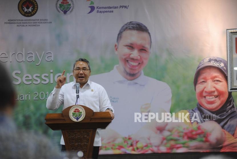 Menteri Desa, Pembangunan Daerah Tertinggal dan Transmigrasi  Eko Putro Sandjojo.