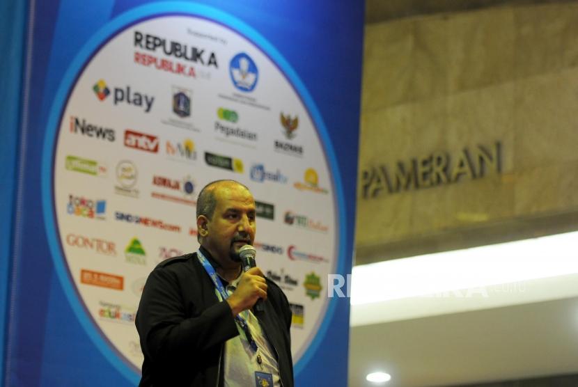 Ketua Panitia Islamic Book Fair (IBF) 2018 M. Anis Baswedan memberikan sambutan saat penutupan IBF 2018 di Jakarta Convention Center, Jakarta, Ahad (22/4).