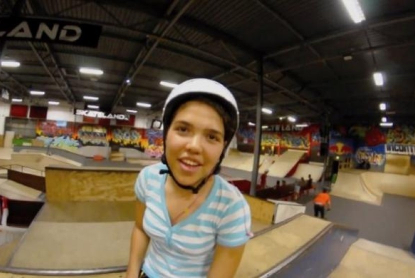 Wanita Pertama Lakukan BMX Frontflip