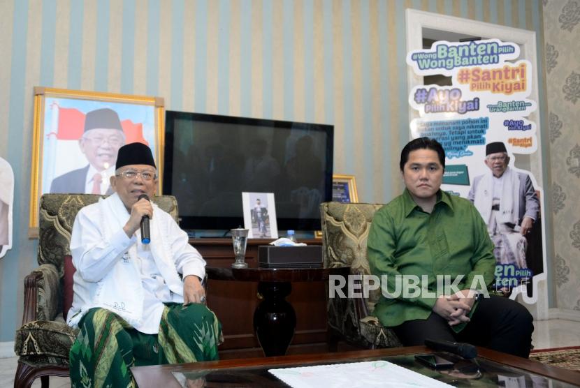 Vice presidential candidate number 01 KH Ma'ruf Amin receives chief of his national campaign team (TKN), Erick Thohir, at his residence at Situbondo street, Jakarta, Monday (Dec 10).