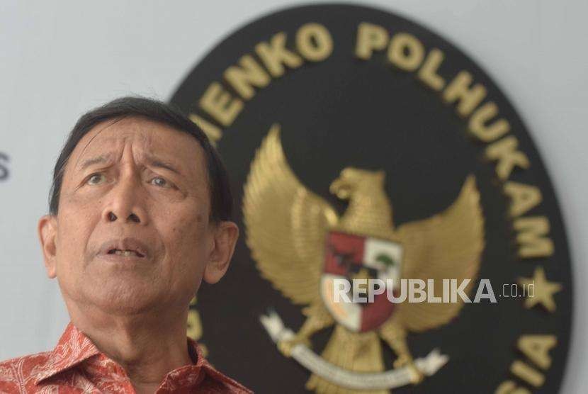 Menteri Koordinator Politik hukum dan keamanan Republika Indonesia, Wiranto.