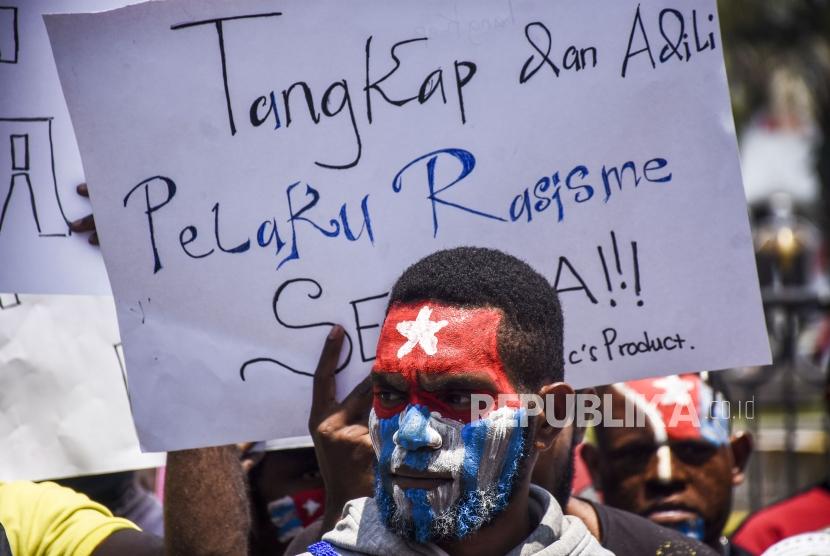Aksi solidaritas menolak rasisme terhadap Papua