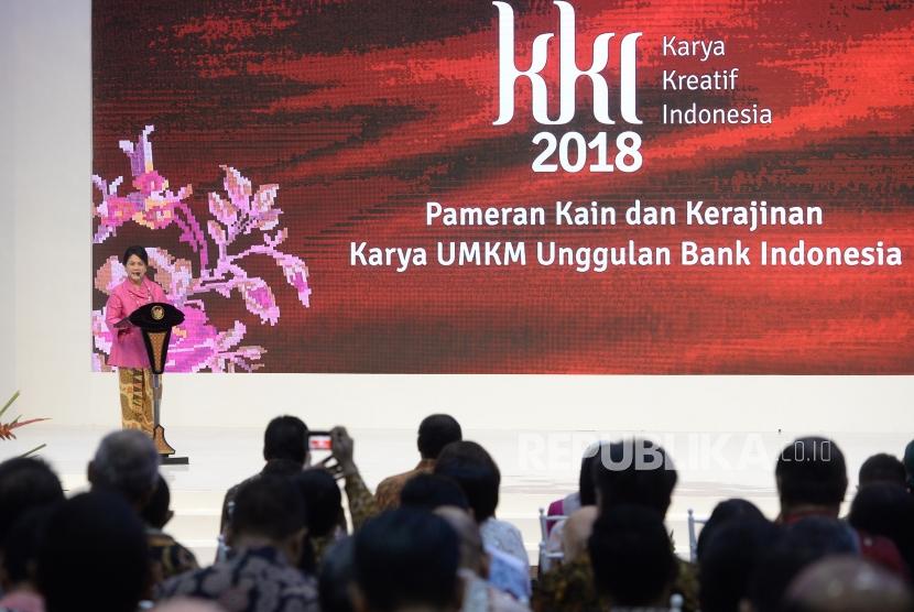First Lady Iriana Joko Widodo delivers speech while opening the Indonesia Creative Work Exhibition 2018 at the Jakarta Convention Center (JCC) on Friday.