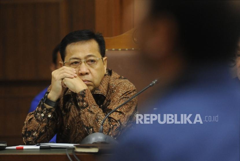 Setya Novanto melamun saat mengikuti sidang lanjutan di Pengadilan Tindak Pidana Korupsi, Jakarta (ilustrasi).