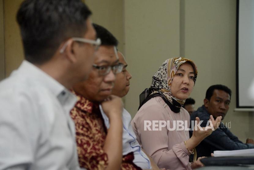 Ketua Umum IKAPI Rosdiyanti Rozalina (kanan) memberikan paparan saat kunjungan ke Kantor Republika, Jakarta, Rabu (7/8).