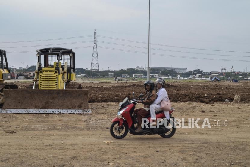 Sengketa Lahan Stadion BMW. Suasana lahan proyek pembangunan Stadion BMW (Bersih Manusia Wibawa) di Sunter, Jakarta Utara, Kamis (16/5).