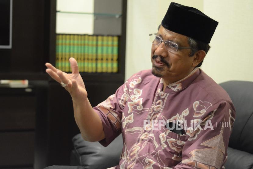 Ketua Forum Ulama Umat Indonesia (FUUI), KH Athian Ali, menyatakan kekebalan Al Zaytun dari berbagai upaya klarifikasi dan pendekatan hukum. 