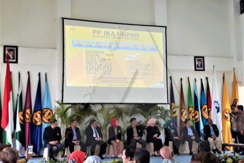  Paparan Bakal Calon Rektor Unpad 2019-2024 yang digelar Ikatan Alumni Unpad di kampus Unpad Dipatiukur, Selasa (17/9).