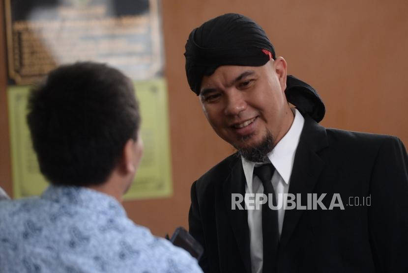 Vonis 1,5 Tahun Ahmad Dhani. Musisi Ahmad Dhani bersiap mengikuti sidang putusan kasus ujaran kebencian di Pengadilan Negeri Jakarta Selatan, Senin (28/1/2019).