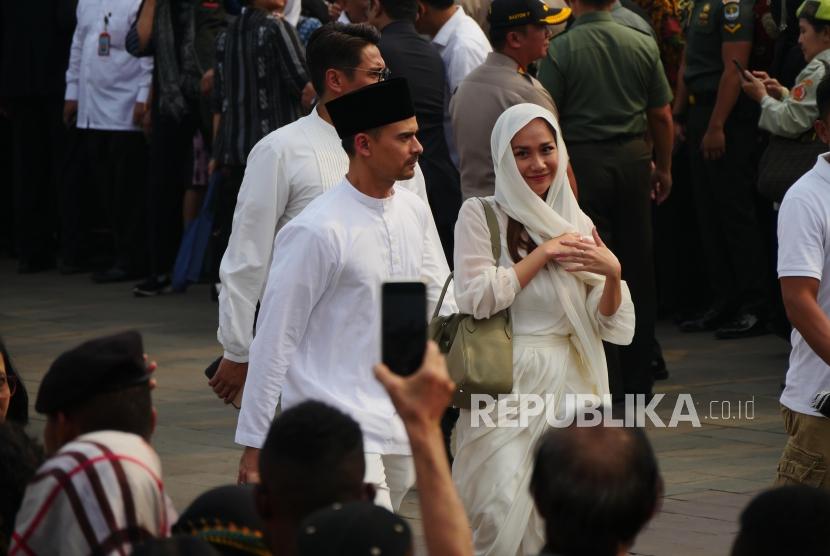 Suami BCL Meninggal, Sejumlah Artis Ungkapkan Duka Cita. Pasangan Ashraf Sinclair dan Bunga Citra Lestari.