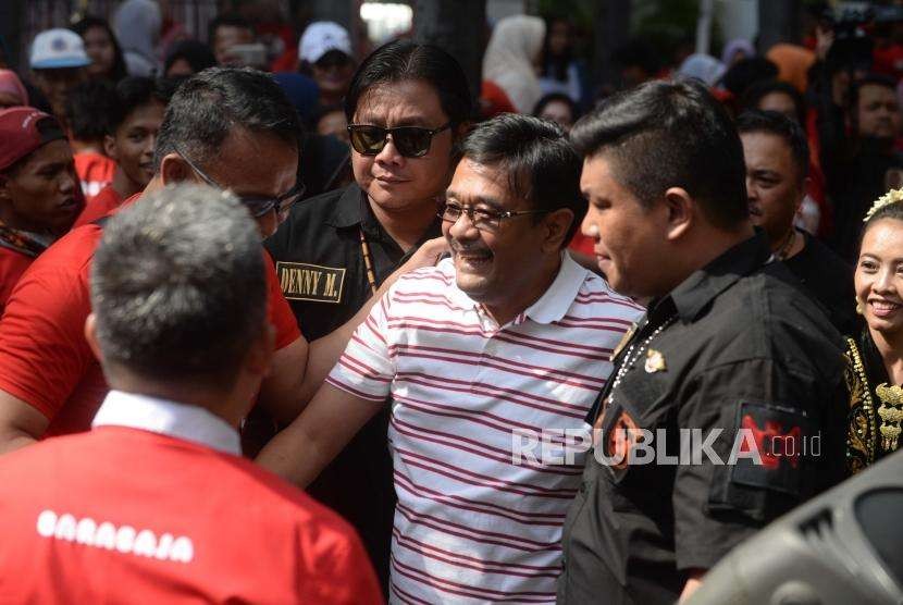  Pembina Barabaja Djarot Saiful Hidayat  mengahdiri deklarasi dukungan terhadap bakal calon presiden Joko Widodo dan Maaruf Amin  yang dilakukan Barabaja di Rumah Aspirasi, Jakarta, Ahad (16/9).