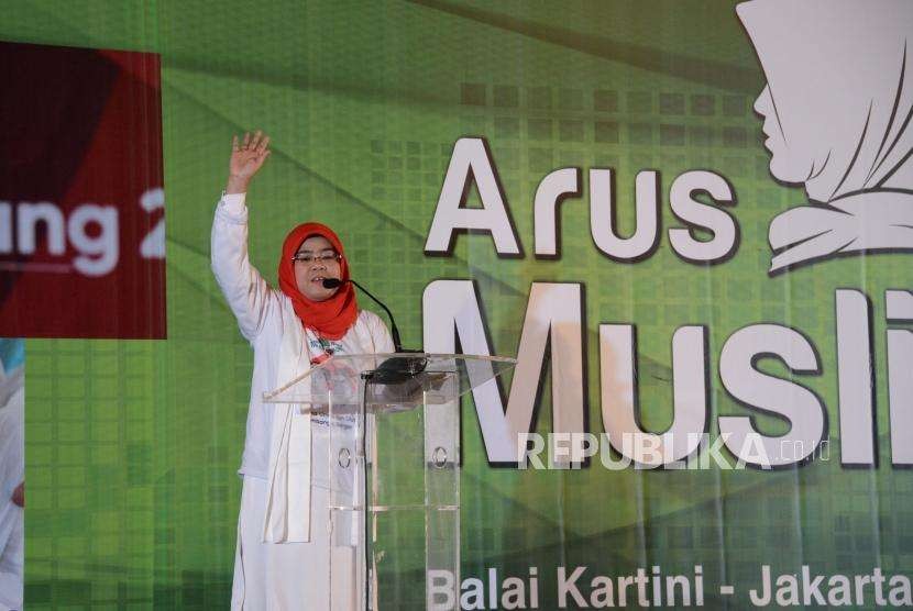 Ketua Umum PPUMI, Munifah Syanwani. Pemberdayaan Perempuan UMKM Indonesia (PPUMI) meresmikan UKM pertama yang mendapatkan sertifikasi halal secara self declare dalam The 1st International Conference on Women dan Sharia Community Empowerment, Kamis (11/8/2022).