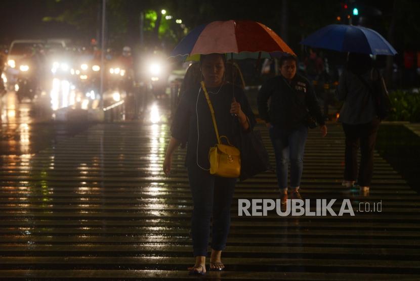 Ilustrasi lalu lintas di Jakarta ketika hujan