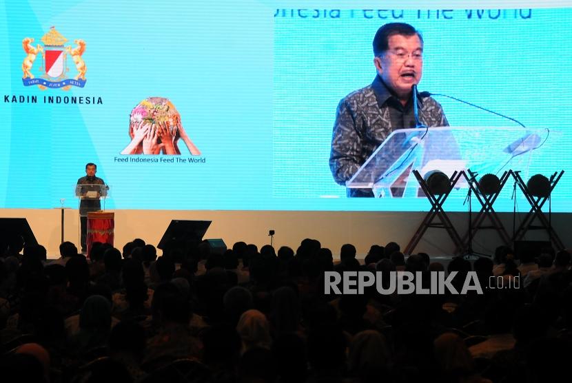 Wakil Presiden Jusuf Kalla memberikan sambutan pada acara Jakarta Food Security Summit-4 di Jakarta Convention Center, Jakarta, Kamis (8/3).