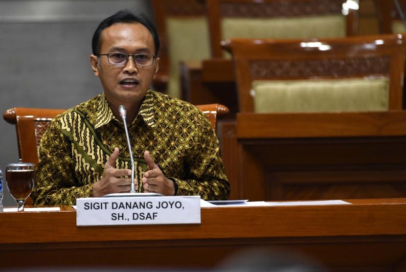 Calon pimpinan KPK Sigit Danang Joyo menjalani uji kepatutan dan kelayakan di ruang rapat Komisi III DPR, Jakarta, Rabu (11/9/2019).
