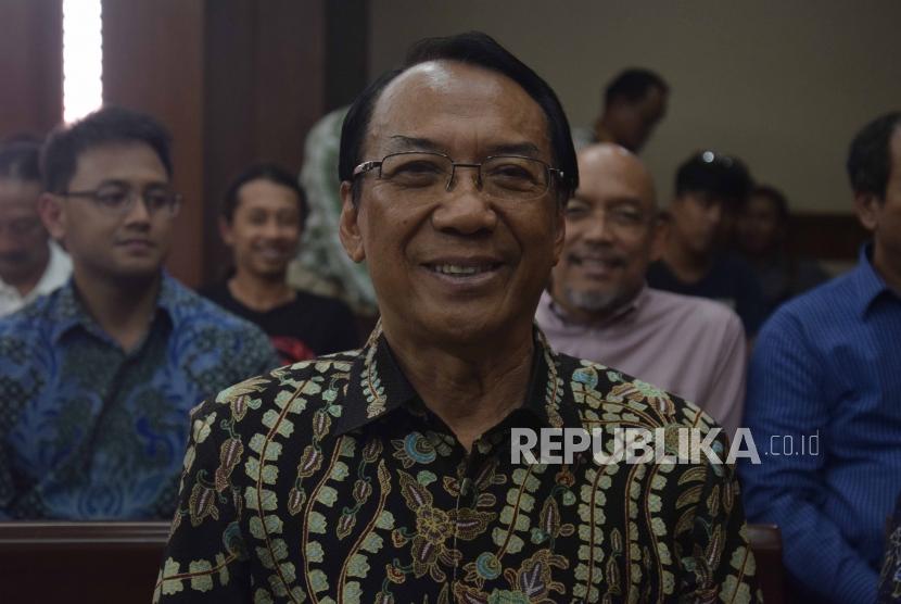 Mantan Menteri ESDM,  Jero Wacik  bersiap mengikuti sidang  pengajuan peninjauan kembali  di Pengadilan Tindak Pidana Korups, Jakarta, Senin (23/7).
